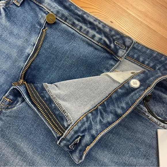 Mica Denim Criss Cross Boy Crop Distressed Fray Hem Stretchy 36” Waist New 32